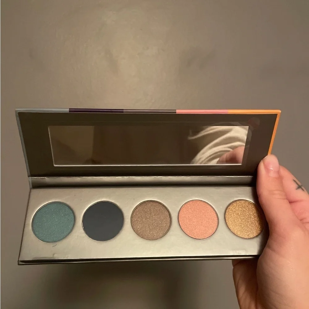 Makeup bundle - Picture 4 of 4